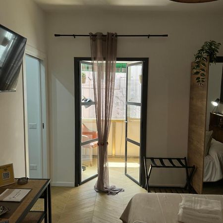 Gennarino Apartments - Panorama Suite With Balcony And Urban Loft Napoli Esterno foto