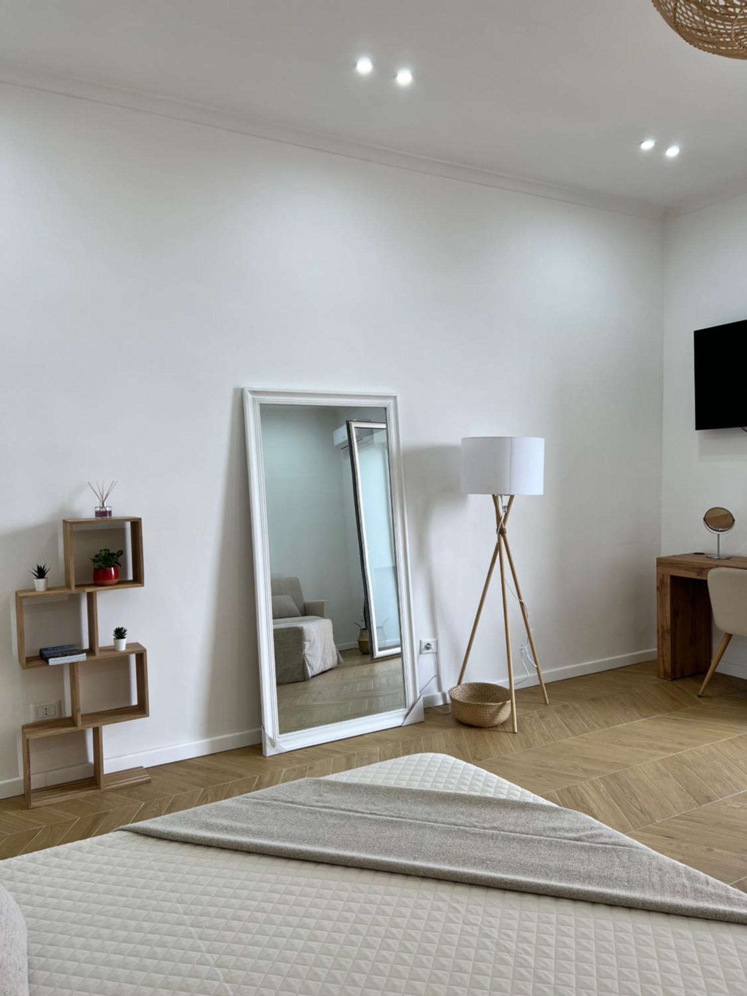 Gennarino Apartments - Panorama Suite With Balcony And Urban Loft Napoli Esterno foto