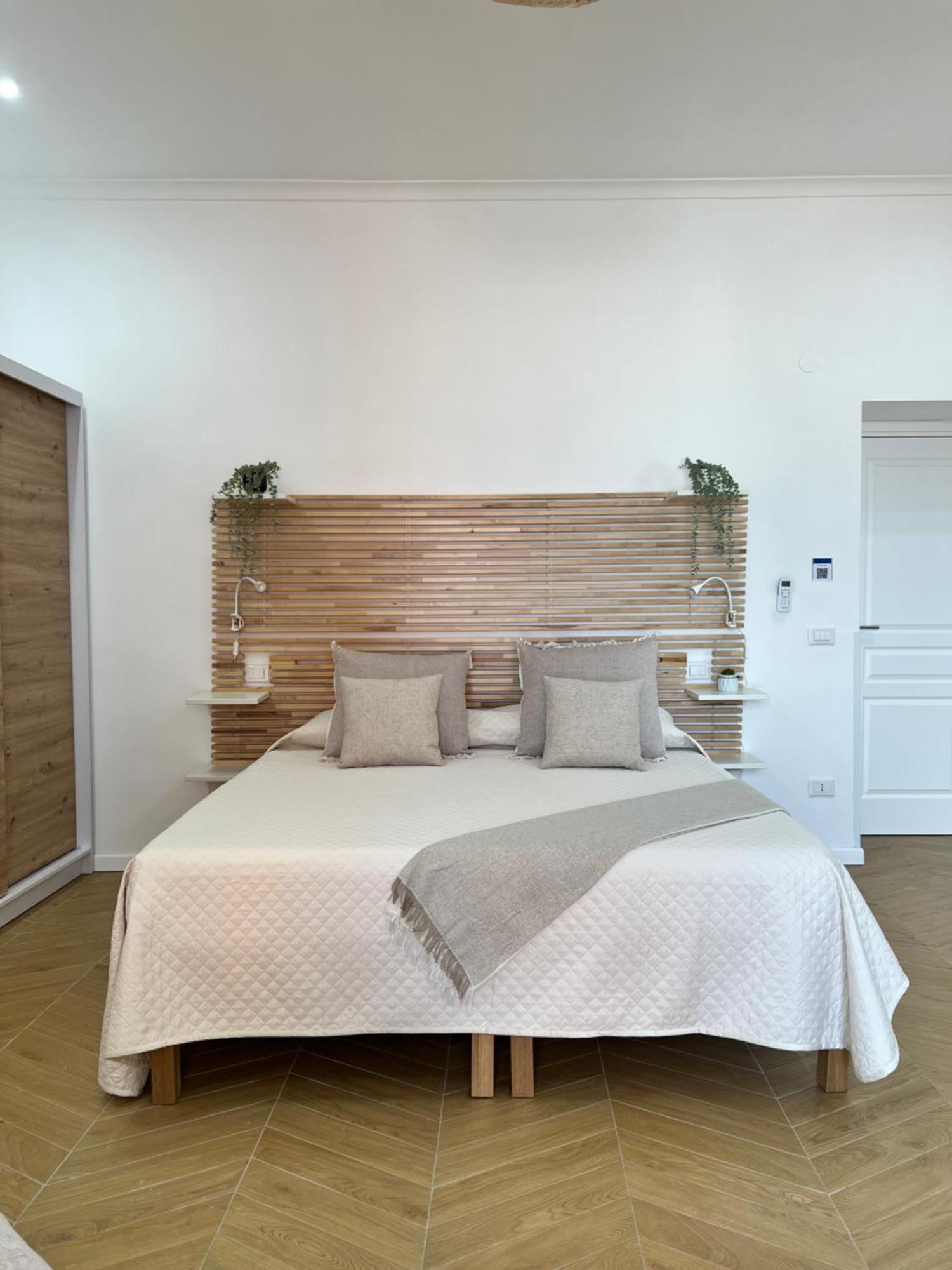 Gennarino Apartments - Panorama Suite With Balcony And Urban Loft Napoli Esterno foto