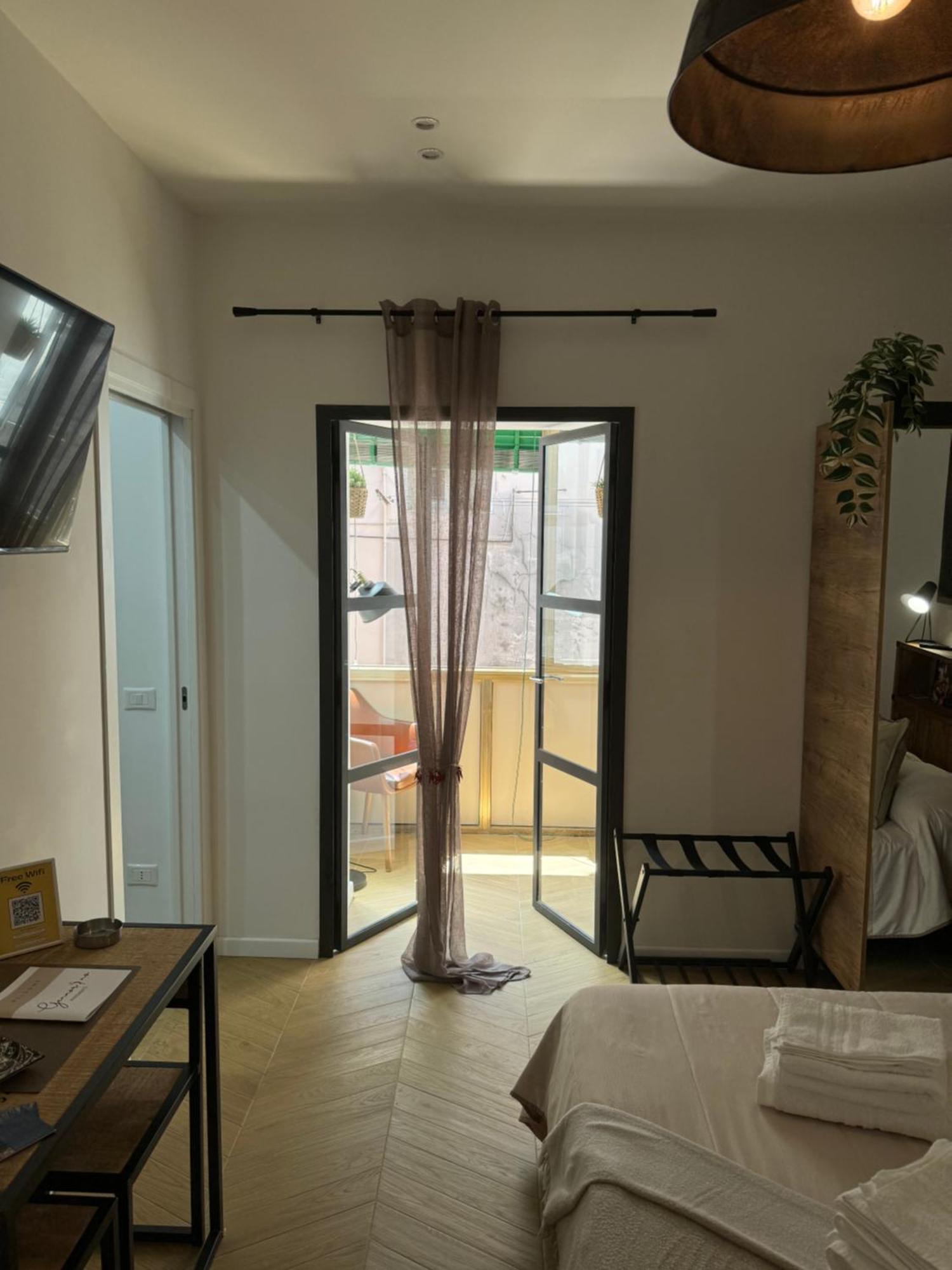 Gennarino Apartments - Panorama Suite With Balcony And Urban Loft Napoli Esterno foto