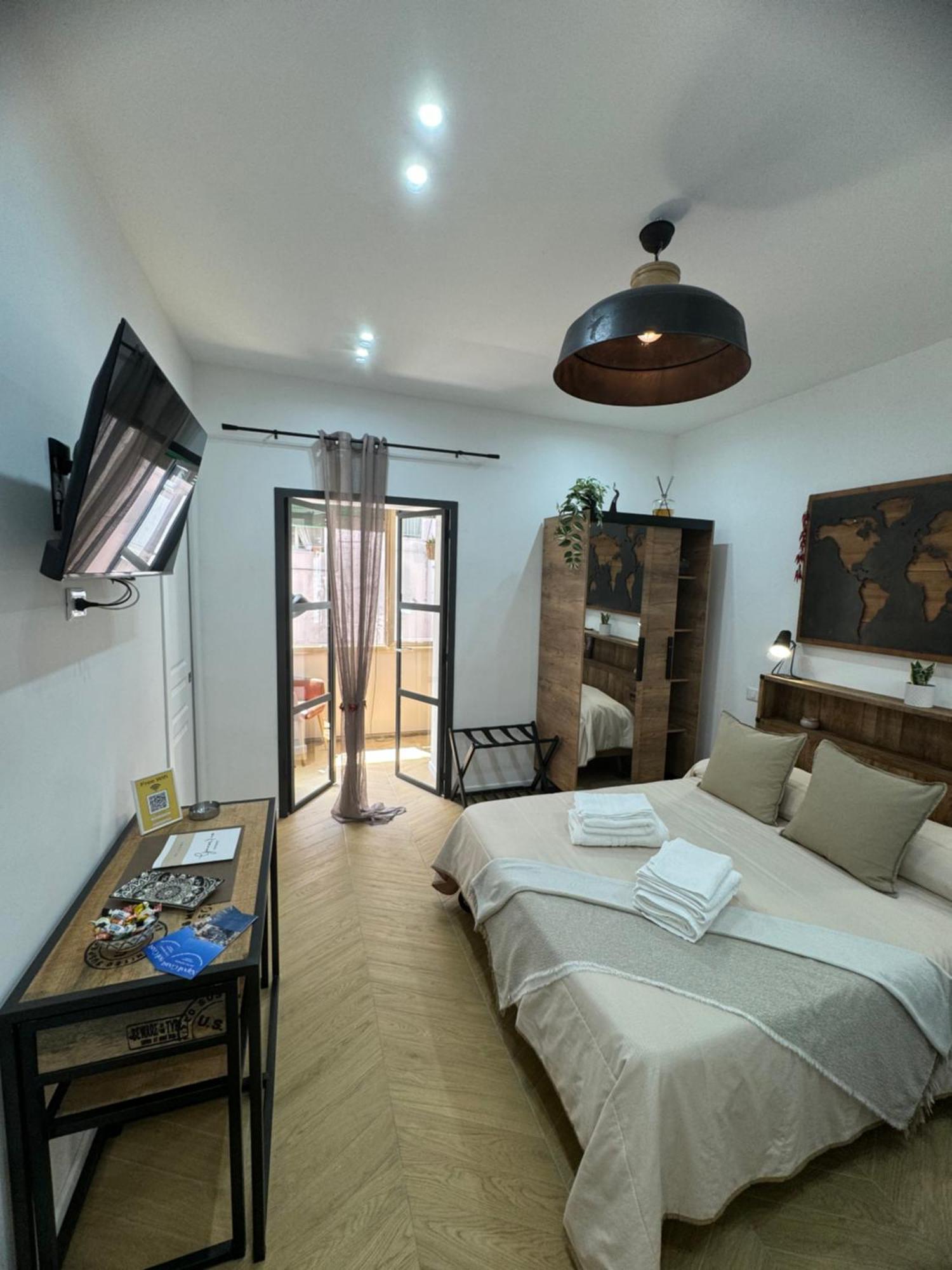 Gennarino Apartments - Panorama Suite With Balcony And Urban Loft Napoli Esterno foto