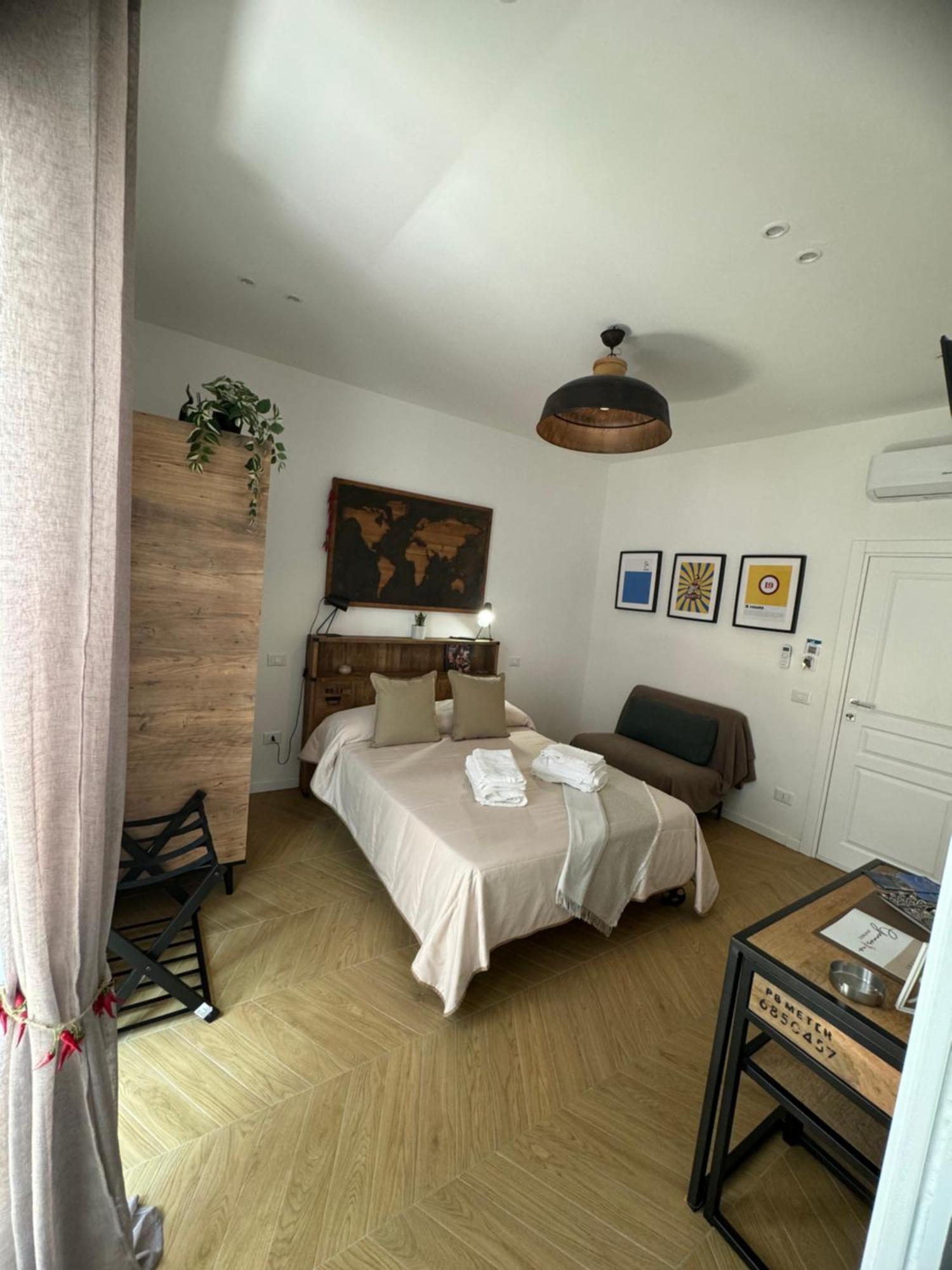 Gennarino Apartments - Panorama Suite With Balcony And Urban Loft Napoli Esterno foto
